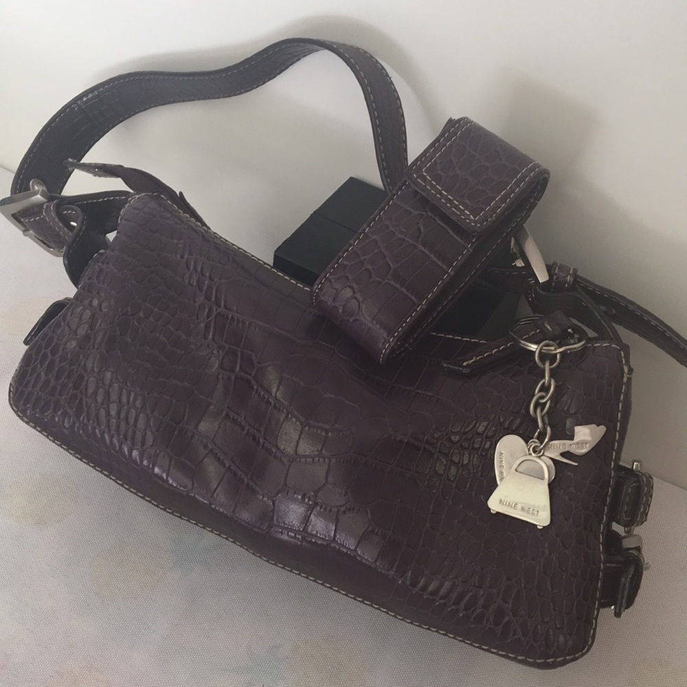 Beautiful Purple Nine West Bag w/ Cute Key Chain..